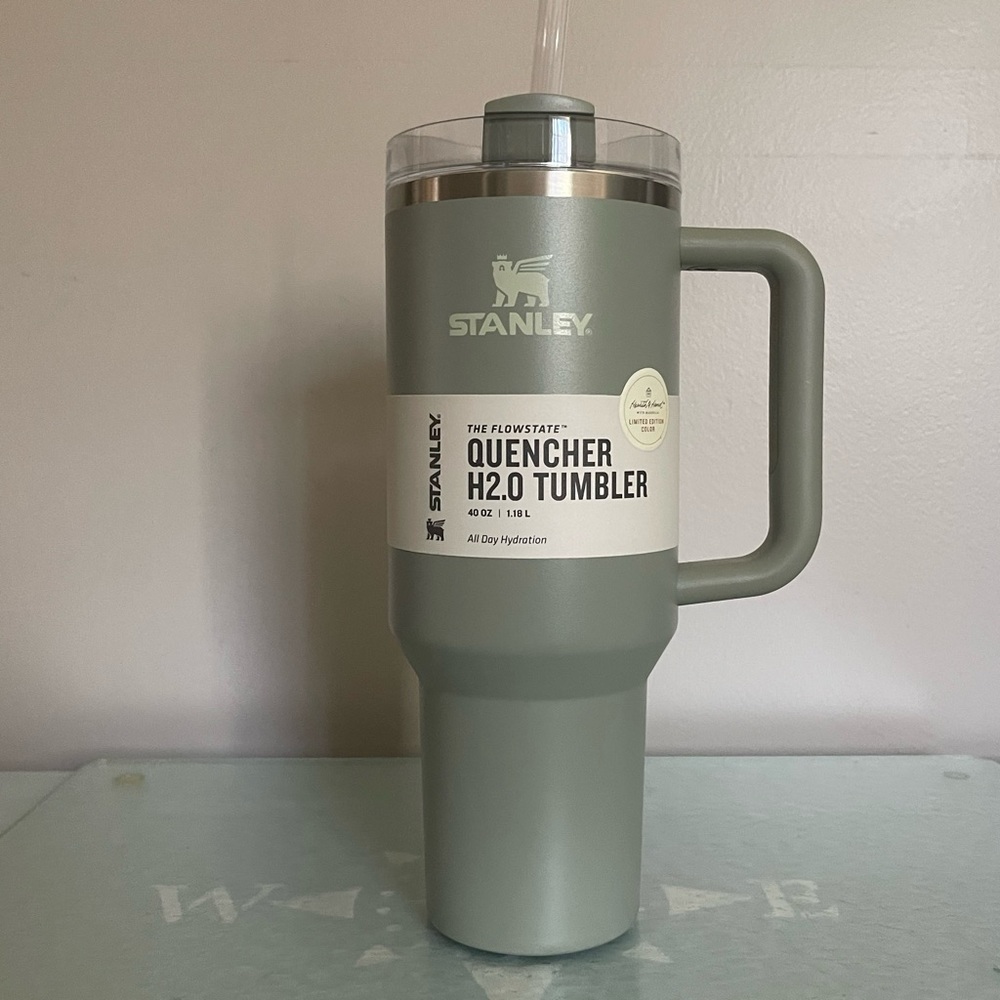 Stanley Flowstate Quencher H2.0 Tumbler 40 oz Magnolia Limited Edition